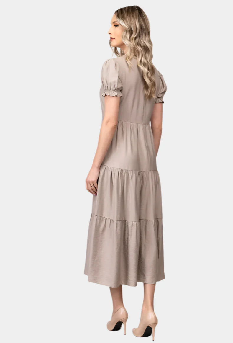 Tijdloze Midi Jurk met Gelaagde Rok