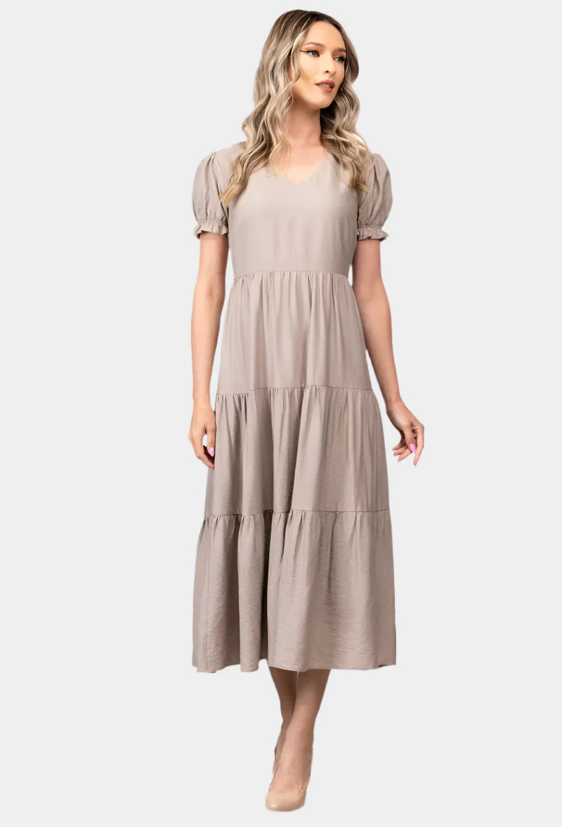 Tijdloze Midi Jurk met Gelaagde Rok