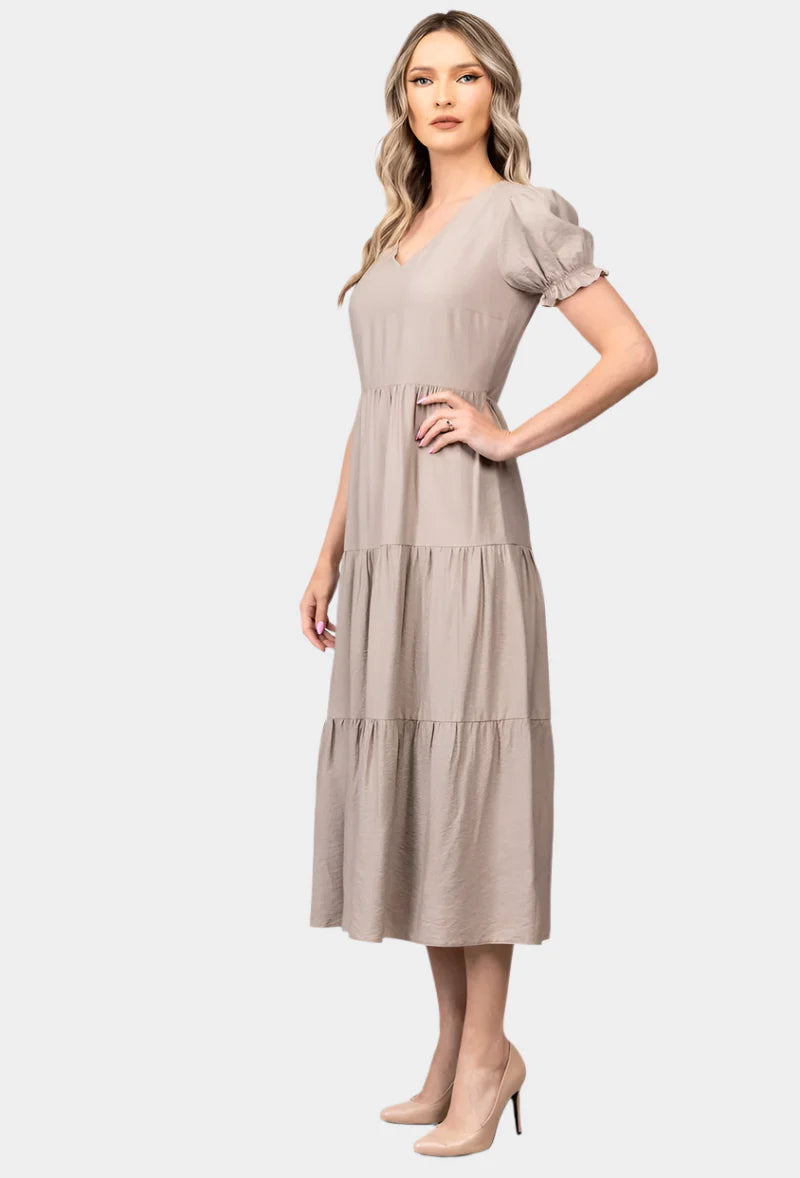 Tijdloze Midi Jurk met Gelaagde Rok