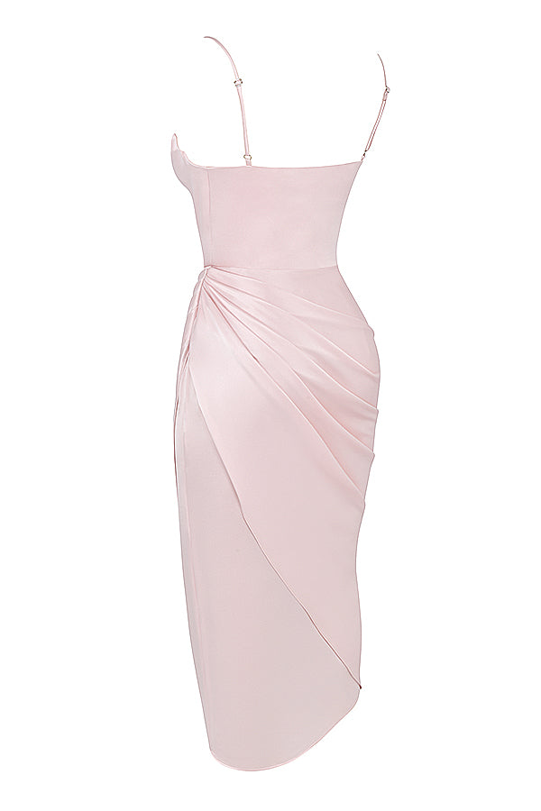Elegant klänning av satin